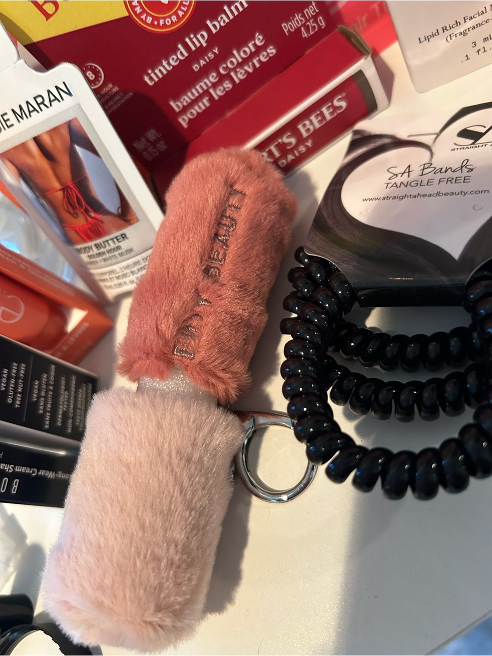 ✨ 20-Piece Beauty Bundle with 7 Full-Size Items | Haircare, Skincare & Makeup - Picture 9 of 9